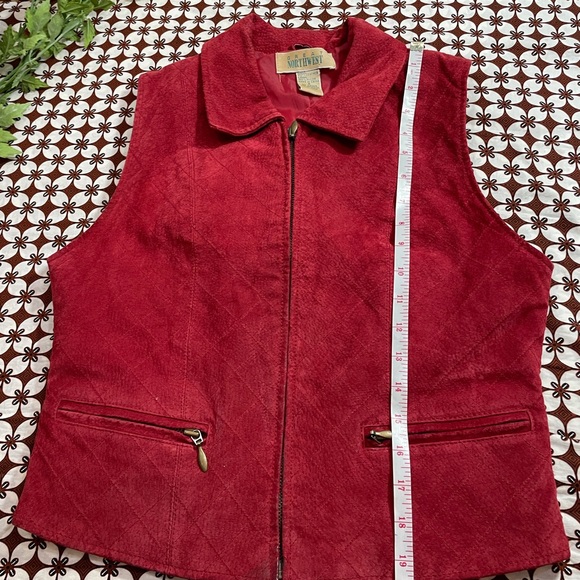Vintage Leather Vest - Picture 5 of 10